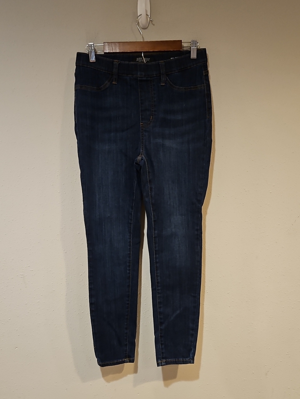 Judy Blue Pull On Skinny Jeans
